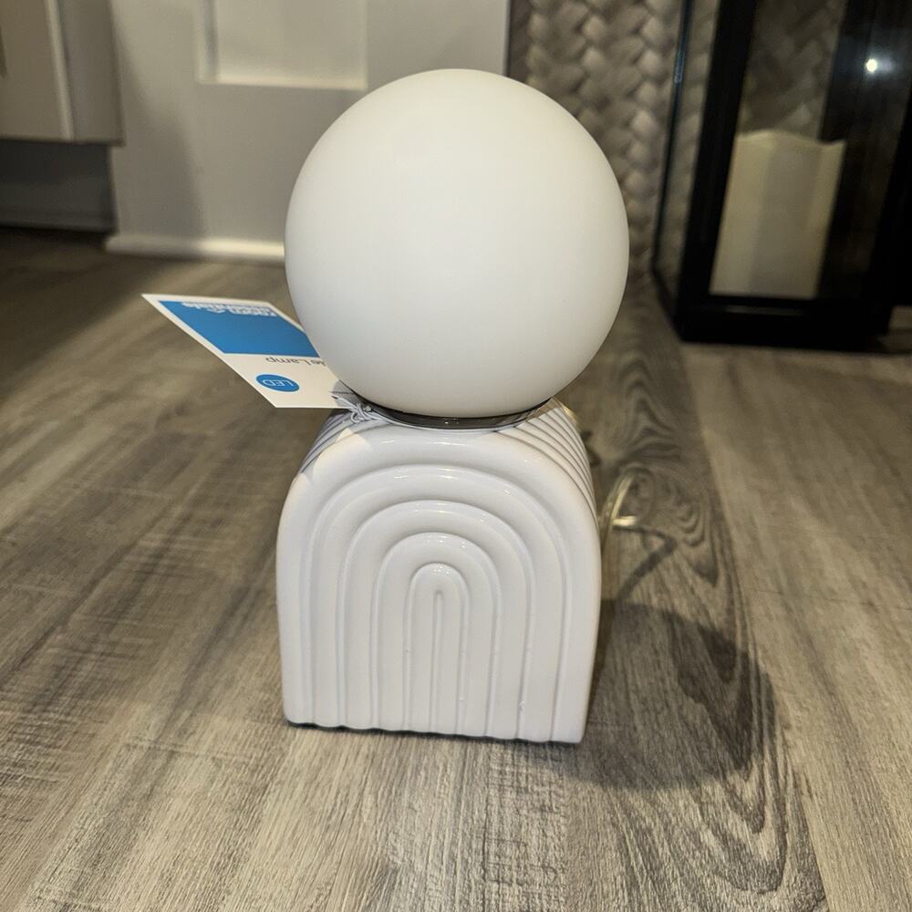 Room Essentials White Globe Table Lamp 8.5” Built-In LED Arch Base Target New